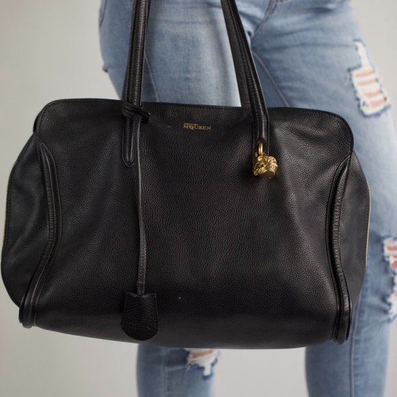 My black Alexander McQueen handbag with gold skull - Picture 14 of 14